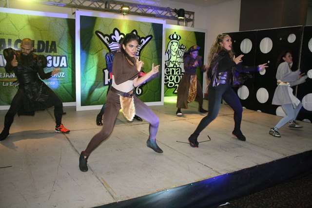 ELECCION REINA DE LA FERIA DE LA BEGOÑA 05-08-2016 (2)