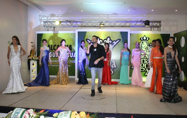 ELECCION REINA DE LA FERIA DE LA BEGOÑA 05-08-2016 WEB G CANTANTE